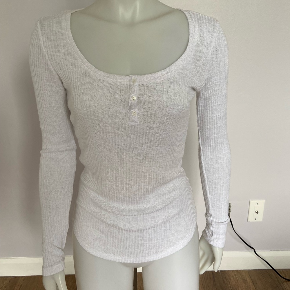 Long sleeve sweater for women size medium